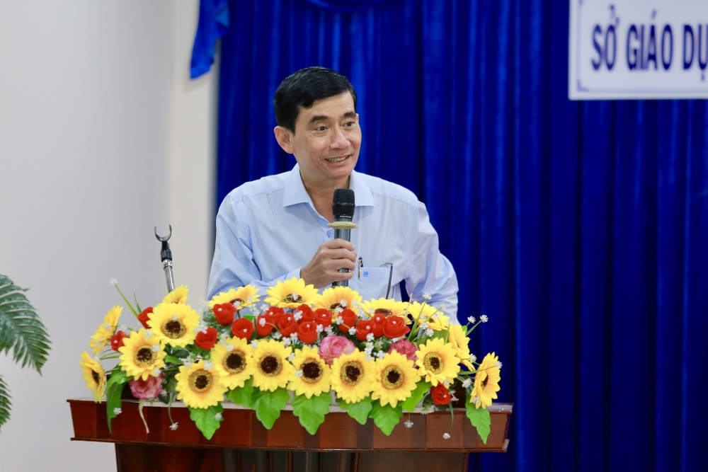 “Nghĩa tình Người Dầu khí” đến với các em học sinh khó khăn tại Cà Mau “Nghĩa tình Người Dầu khí” đến với các em học sinh khó khăn tại Cà Mau