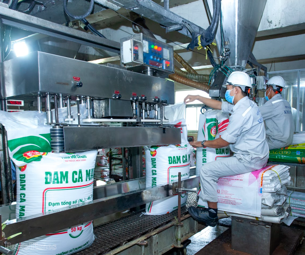 Nhà máy Đạm Cà Mau cán mốc sản lượng 10 triệu tấn urê Nhà máy Đạm Cà Mau cán mốc sản lượng 10 triệu tấn urê