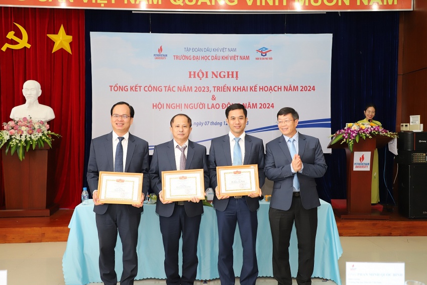 PVU đóng góp tích cực và ý nghĩa vào sự phát triển của Tập đoàn Dầu khí Việt Nam PVU đóng góp tích cực và ý nghĩa vào sự phát triển của Tập đoàn Dầu khí Việt Nam