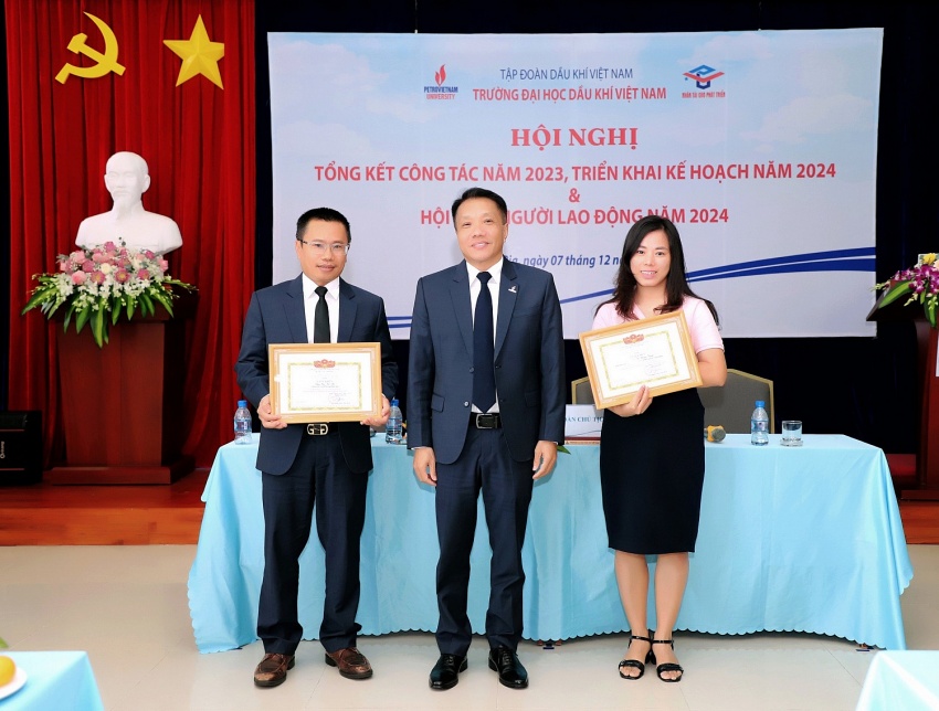 PVU đóng góp tích cực và ý nghĩa vào sự phát triển của Tập đoàn Dầu khí Việt Nam PVU đóng góp tích cực và ý nghĩa vào sự phát triển của Tập đoàn Dầu khí Việt Nam