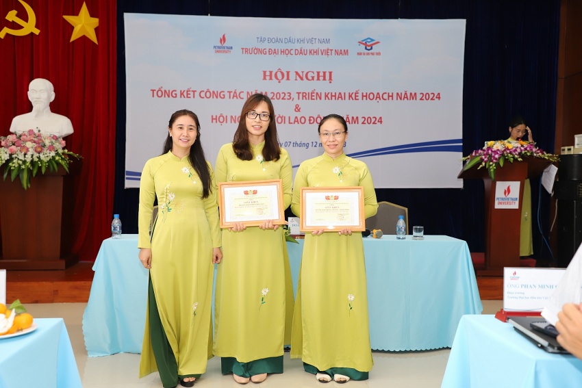 PVU đóng góp tích cực và ý nghĩa vào sự phát triển của Tập đoàn Dầu khí Việt Nam PVU đóng góp tích cực và ý nghĩa vào sự phát triển của Tập đoàn Dầu khí Việt Nam