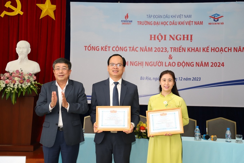 PVU đóng góp tích cực và ý nghĩa vào sự phát triển của Tập đoàn Dầu khí Việt Nam PVU đóng góp tích cực và ý nghĩa vào sự phát triển của Tập đoàn Dầu khí Việt Nam