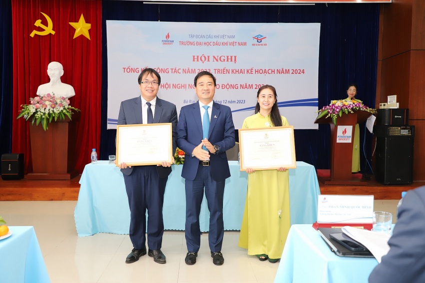 PVU đóng góp tích cực và ý nghĩa vào sự phát triển của Tập đoàn Dầu khí Việt Nam PVU đóng góp tích cực và ý nghĩa vào sự phát triển của Tập đoàn Dầu khí Việt Nam