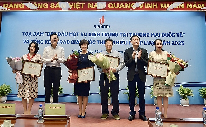 Petrovietnam tổng kết, trao giải cuộc thi tìm hiểu pháp luật về Dầu khí Petrovietnam tổng kết, trao giải cuộc thi tìm hiểu pháp luật về Dầu khí
