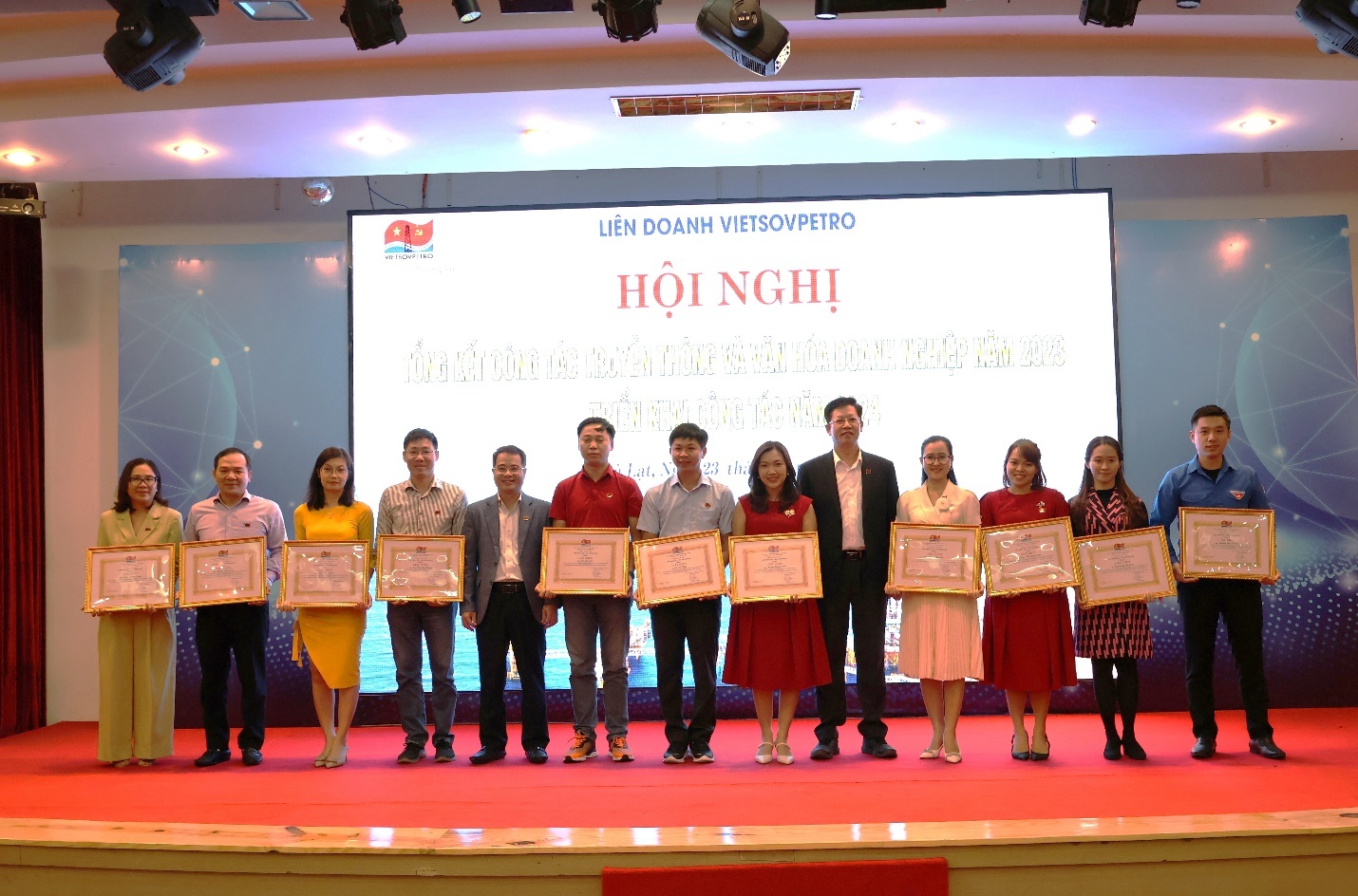 Vietsovpetro: Tiếp tục đẩy mạnh hoạt động truyền thông và Văn hóa doanh nghiệp Công tác Truyền thông và Văn hóa doanh nghiệp của Vietsovpetro năm 2023 đạt nhiều kết quả tích cực