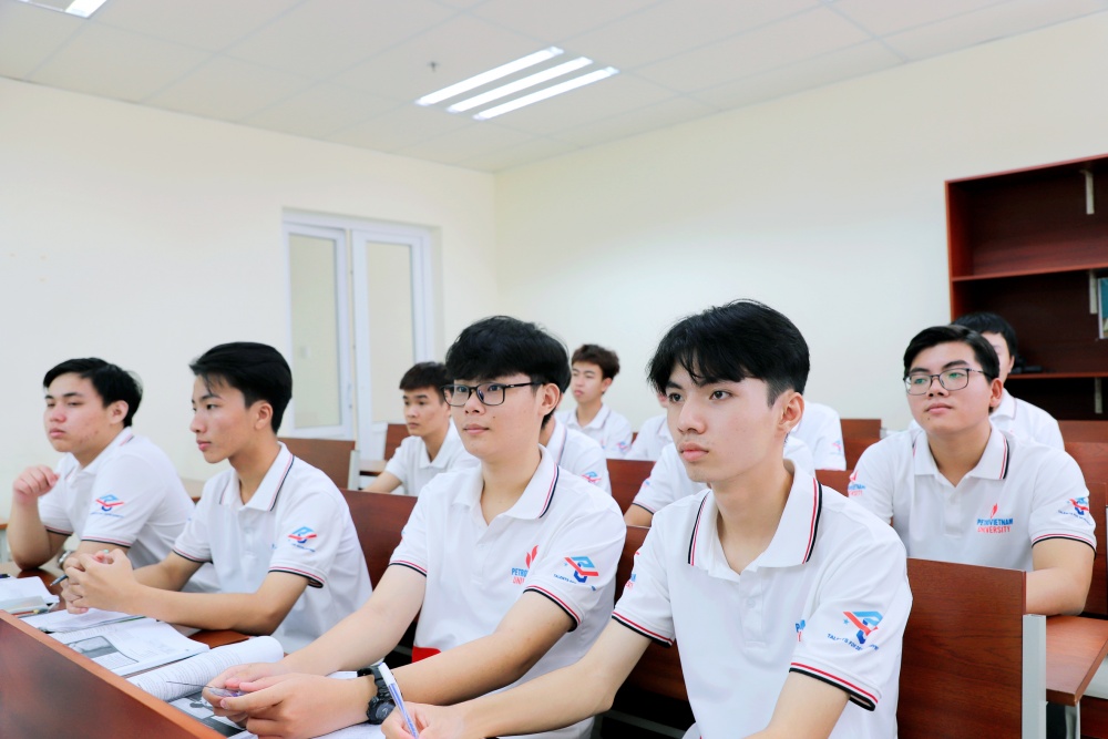 28-NTHT-AB-0003-05: Chăm chú nghe cô giảng. 28-NTHT-AB-0003-05: Chăm chú nghe cô giảng.
