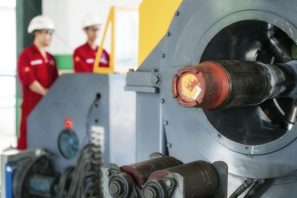 18-DQL-AB-0004-07: Vận hành máy vặn ren ống cần khoan tại PVD Offshore.