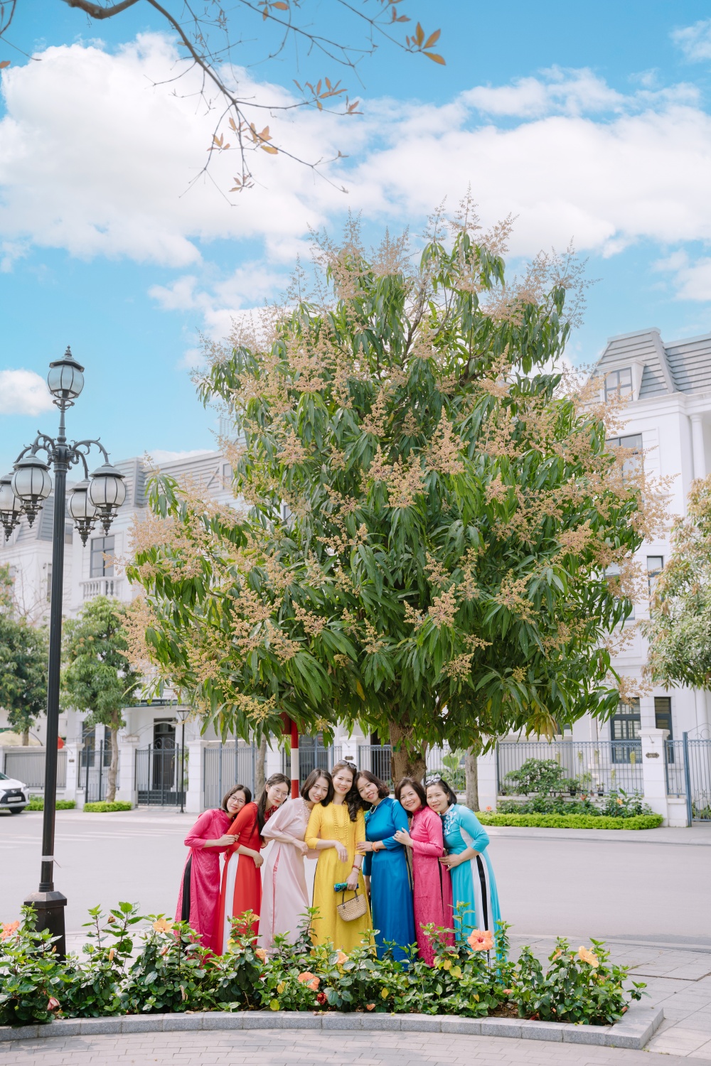 16-DTHN-AD-0001: Bên nhau: Ảnh chụp các CBCNV nữ Chi nhánh Khí Hải Phòng - Tổng Công ty Khí Việt Nam quanh thành phố Hải Phòng. 16-DTHN-AD-0001: Bên nhau: Ảnh chụp các CBCNV nữ Chi nhánh Khí Hải Phòng - Tổng Công ty Khí Việt Nam quanh thành phố Hải Phòng.