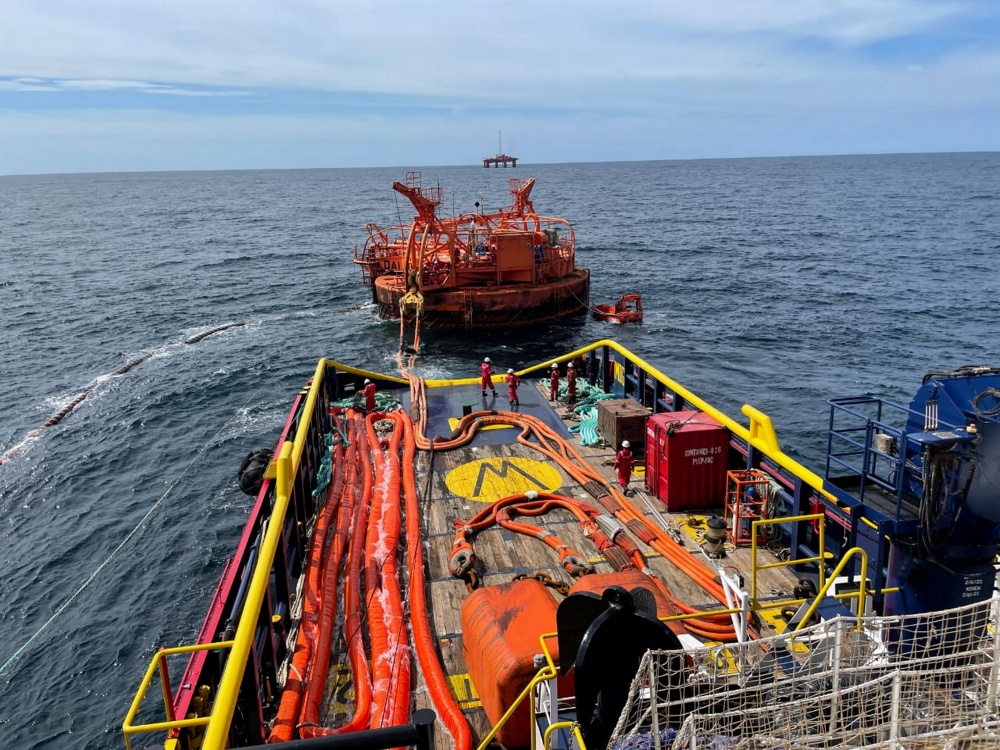 10-LPT-AD-0028: Thay dây buộc tàu vào CALM buoy. 10-LPT-AD-0028: Thay dây buộc tàu vào CALM buoy.