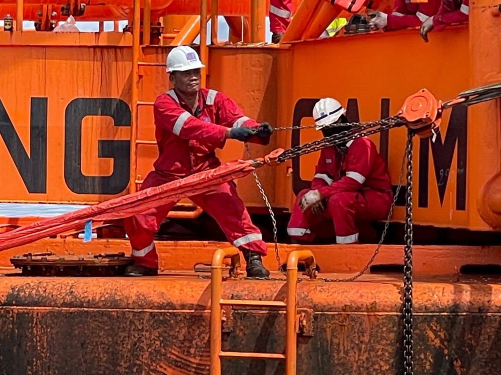 10-LPT-AD-0017: Đổi nhau kéo palang. 10-LPT-AD-0017: Đổi nhau kéo palang.