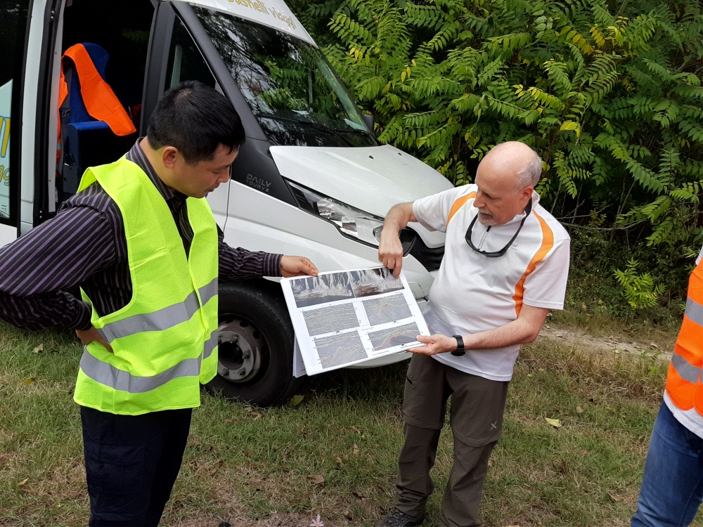 27-NTT-AB-0001-04: Chuyên gia hướng dẫn về Bất chỉnh hợp các tập trầm tích. 27-NTT-AB-0001-04: Chuyên gia hướng dẫn về Bất chỉnh hợp các tập trầm tích.