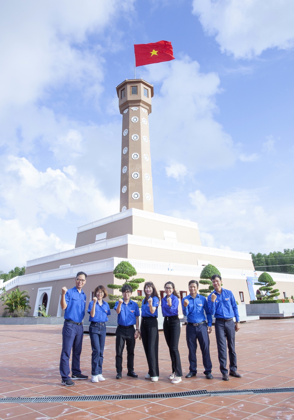 14-NVT-AD-0003: Petrovietnam bừng sáng nơi cuối trời. 14-NVT-AD-0003: Petrovietnam bừng sáng nơi cuối trời.