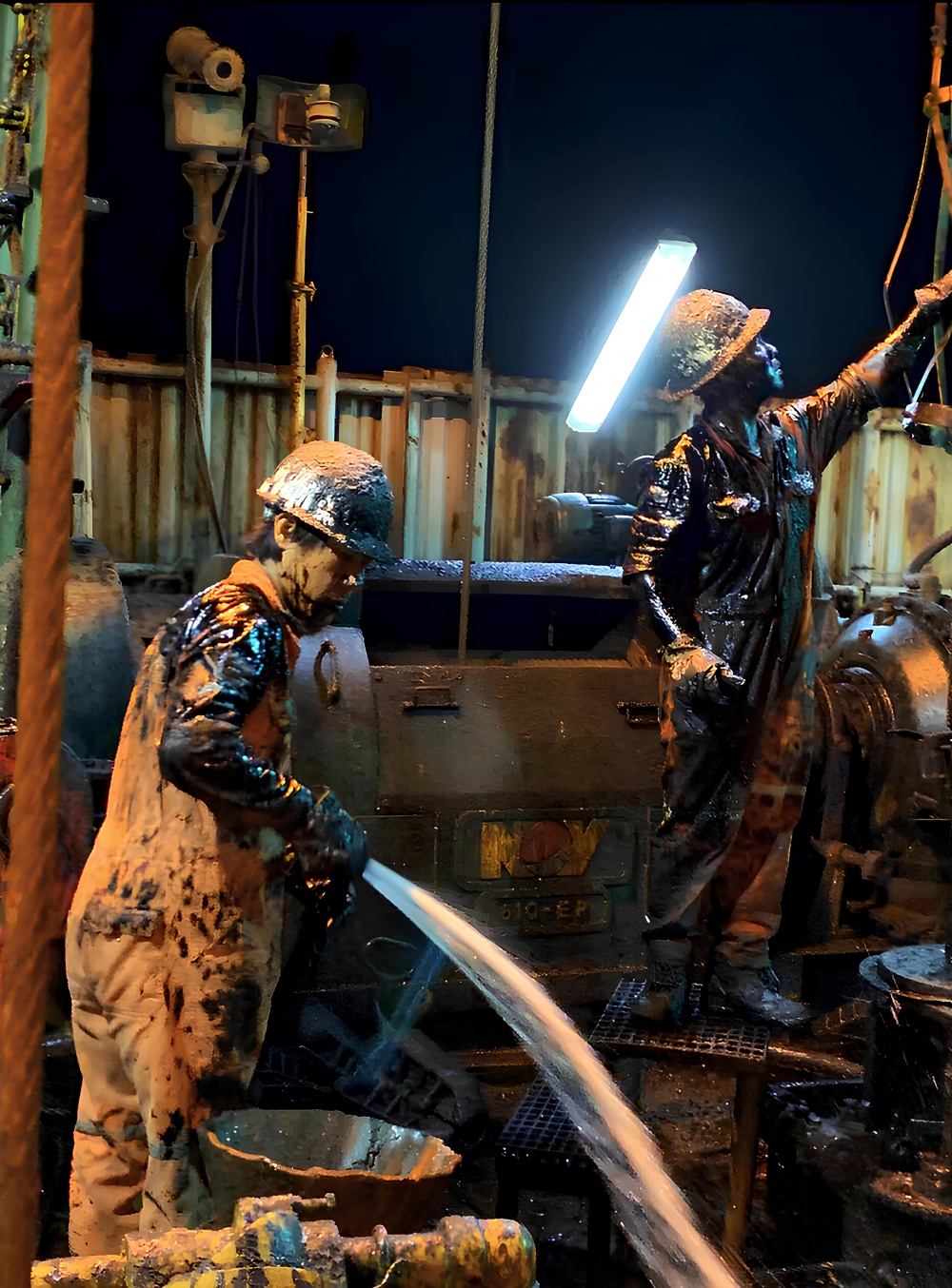 Tác phẩm dự thi 'Petrovietnam trong tôi': Bộ ảnh : “Công tác thực hiện nứt vỉa thủy lực để tăng cường khai thác dầu”, tác giả Phạm Minh Cường (Vietsvovpetro) Tác phẩm dự thi 'Petrovietnam trong tôi': Bộ ảnh : “Công tác thực hiện nứt vỉa thủy lực để tăng cường khai thác dầu”, tác giả Phạm Minh Cường (Vietsvovpetro)