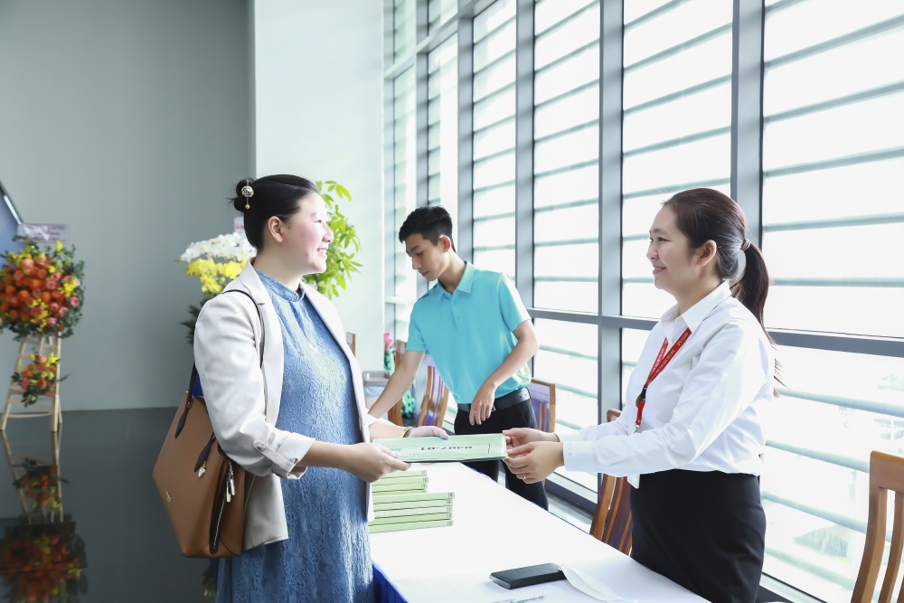 16-TDNC-AB-0001-04: Hướng dẫn Cổ đông tham dự. 16-TDNC-AB-0001-04: Hướng dẫn Cổ đông tham dự.