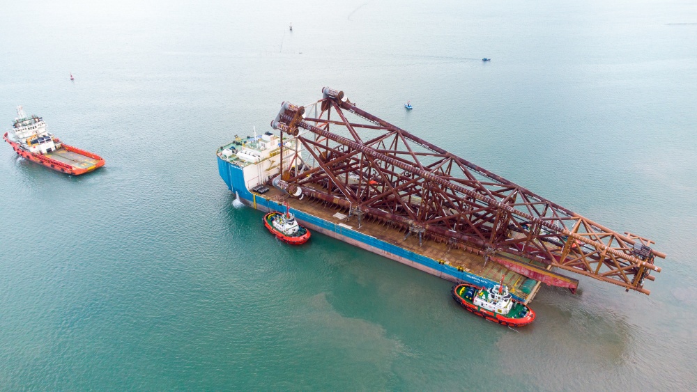 09-VDH-AD-0013: Lai dắt sà lan vận chuyển chân đế. 09-VDH-AD-0013: Lai dắt sà lan vận chuyển chân đế.
