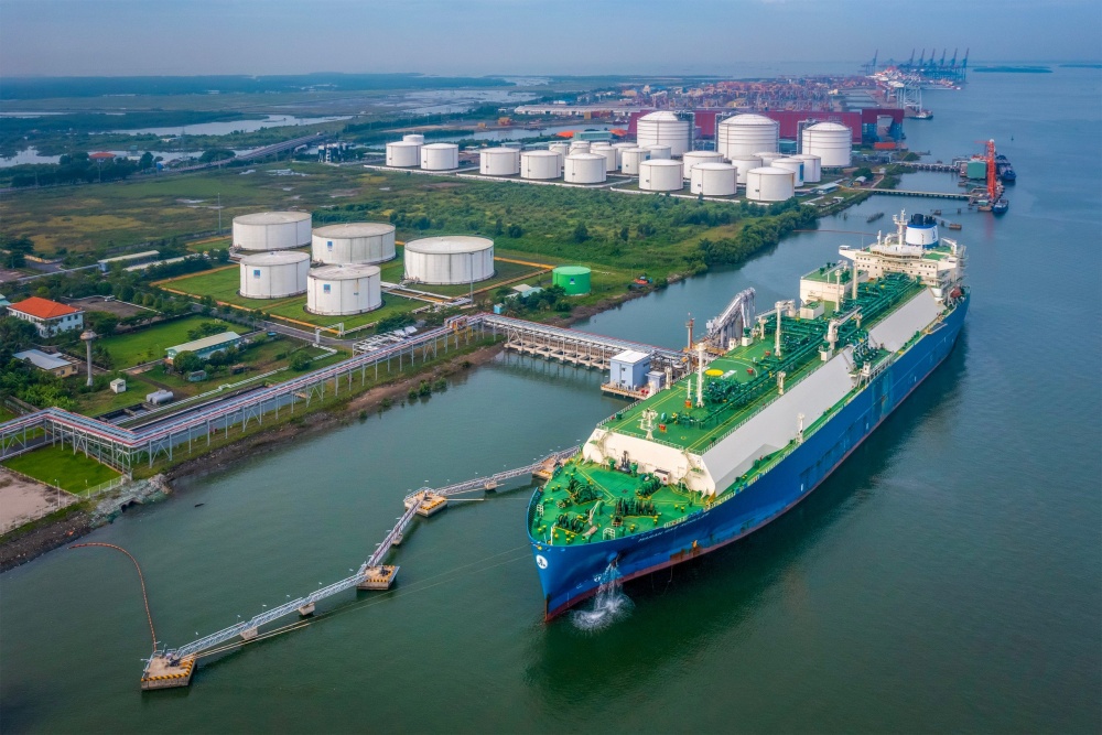 16-VTA-AB-0001-06: Tàu Maran Gas Achilles mang 70.000 tấn LNG cặp cảng PVGas, đánh dấu sự kiện lịch sử lần đầu tiên của ngành năng lượng Việt Nam. 16-VTA-AB-0001-06: Tàu Maran Gas Achilles mang 70.000 tấn LNG cặp cảng PVGas, đánh dấu sự kiện lịch sử lần đầu tiên của ngành năng lượng Việt Nam.