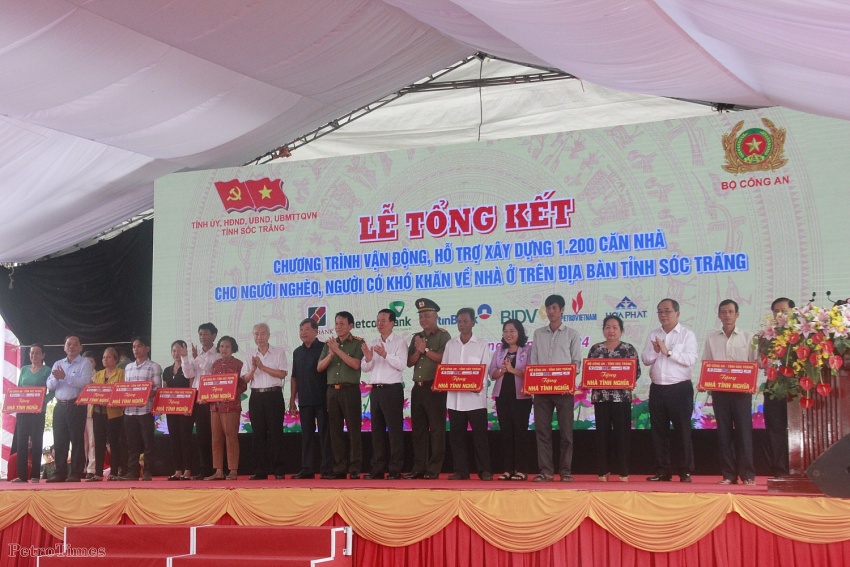 Chủ tịch nước dự Lễ tổng kết và bàn giao 1.200 căn nhà cho người nghèo ở Sóc Trăng