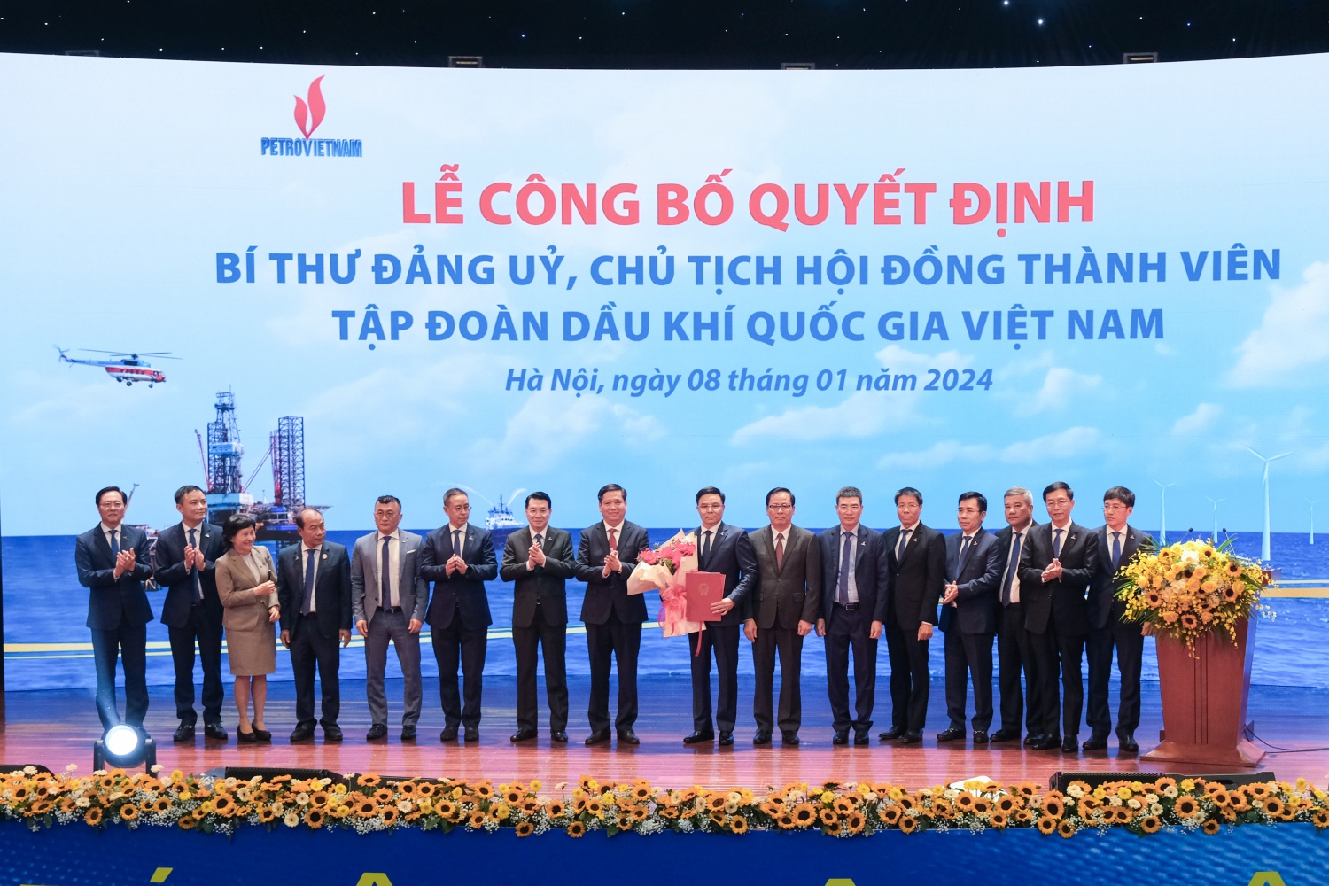 Thủ tướng Chính phủ Phạm Minh Chính trao quyết định bổ nhiệm Chủ tịch HĐTV Tập đoàn Dầu khí Việt Nam