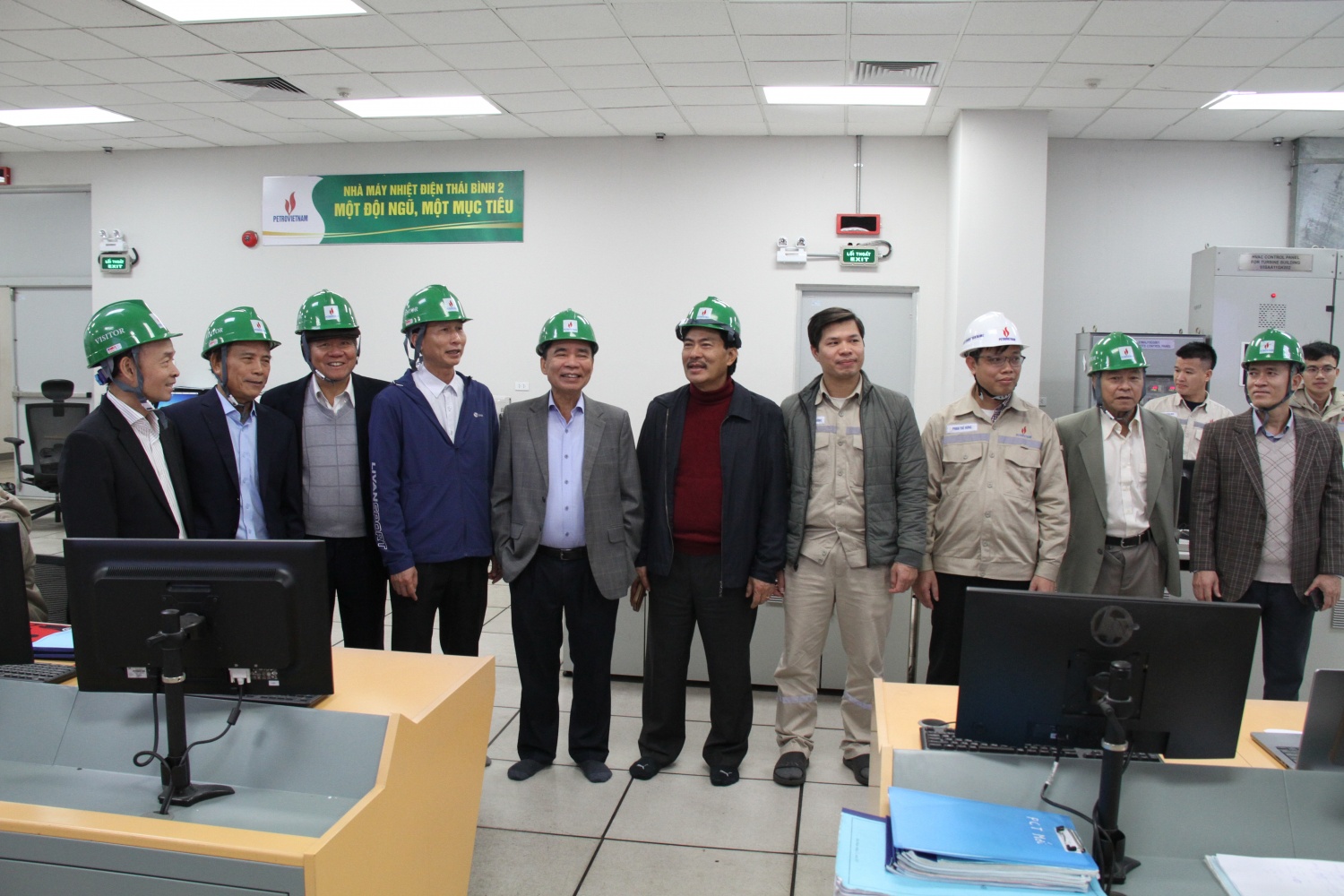 Đoàn công tác Hội DKVN thăm và làm việc tại Nhà máy Nhiệt điện Thái Bình 2 Đoàn công tác Hội DKVN thăm và làm việc tại Nhà máy Nhiệt điện Thái Bình 2