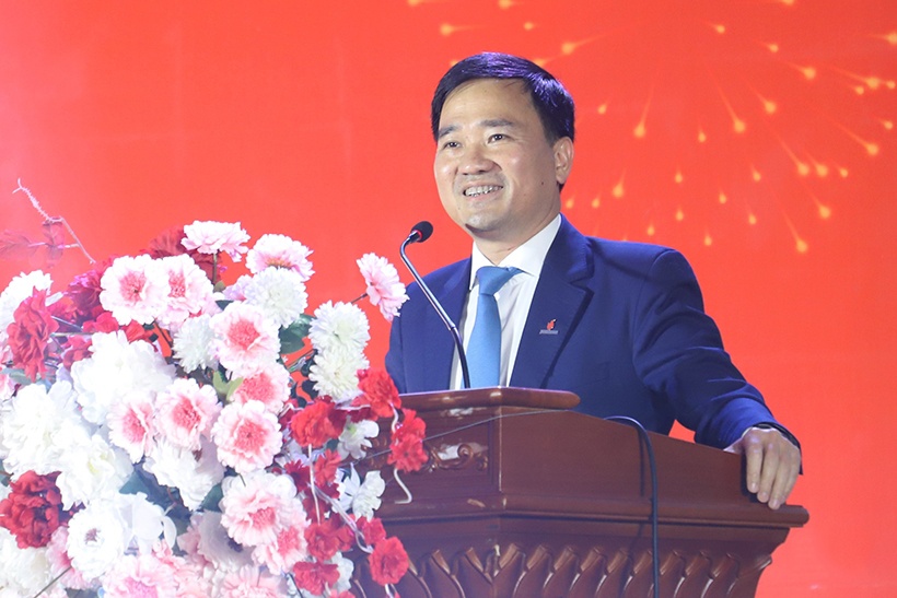 “Xuân nghĩa tình dầu khí - Tết ấm áp sẻ chia “Xuân nghĩa tình dầu khí - Tết ấm áp sẻ chia
