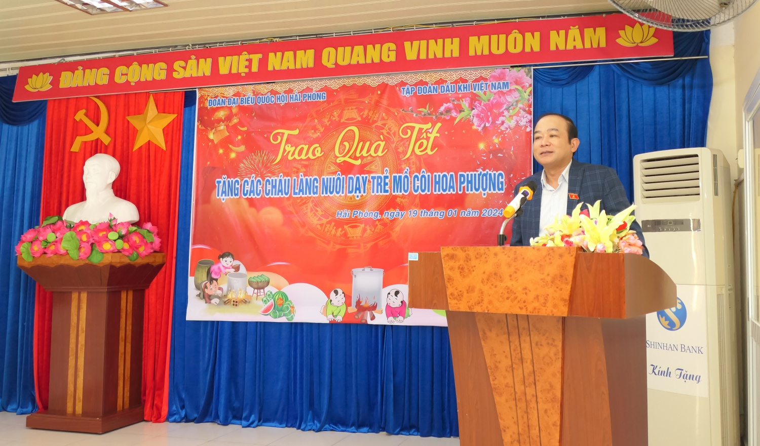 Petrovietnam thực hiện công tác an sinh xã hội tại Hải Phòng Petrovietnam thực hiện công tác an sinh xã hội tại Hải Phòng