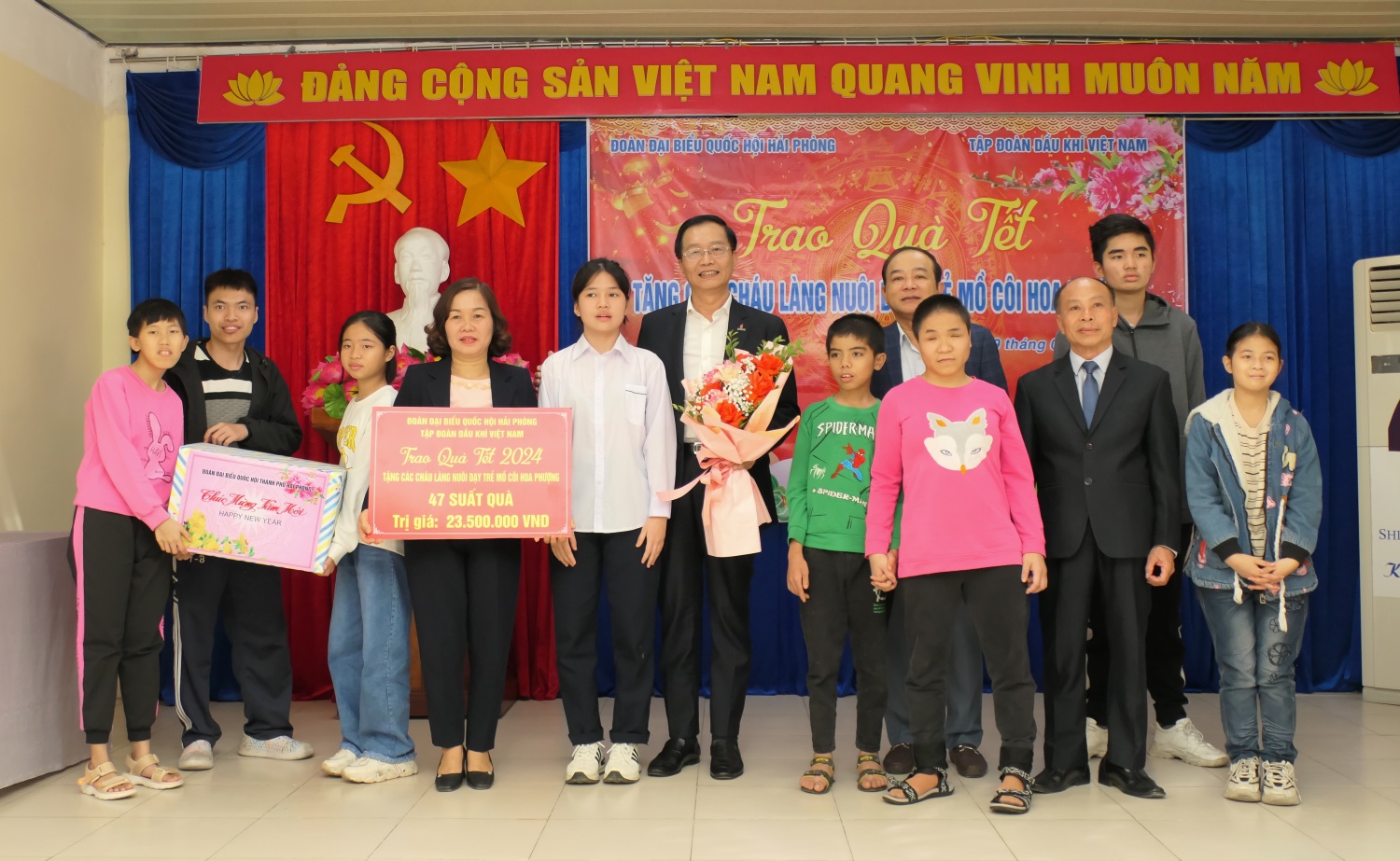 Petrovietnam thực hiện công tác an sinh xã hội tại Hải Phòng Petrovietnam thực hiện công tác an sinh xã hội tại Hải Phòng
