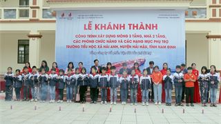 Petrovietnam/PVTrans trao hỗ trợ xây dựng nhà chức năng Trường Tiểu học Hải Anh (Nam Định)