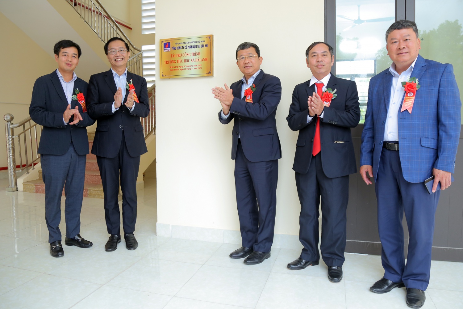 Petrovietnam/PVTrans trao hỗ trợ xây dựng nhà chức năng Trường Tiểu học Hải Anh (Nam Định) Petrovietnam/PVTrans trao hỗ trợ xây dựng nhà chức năng Trường Tiểu học Hải Anh (Nam Định)