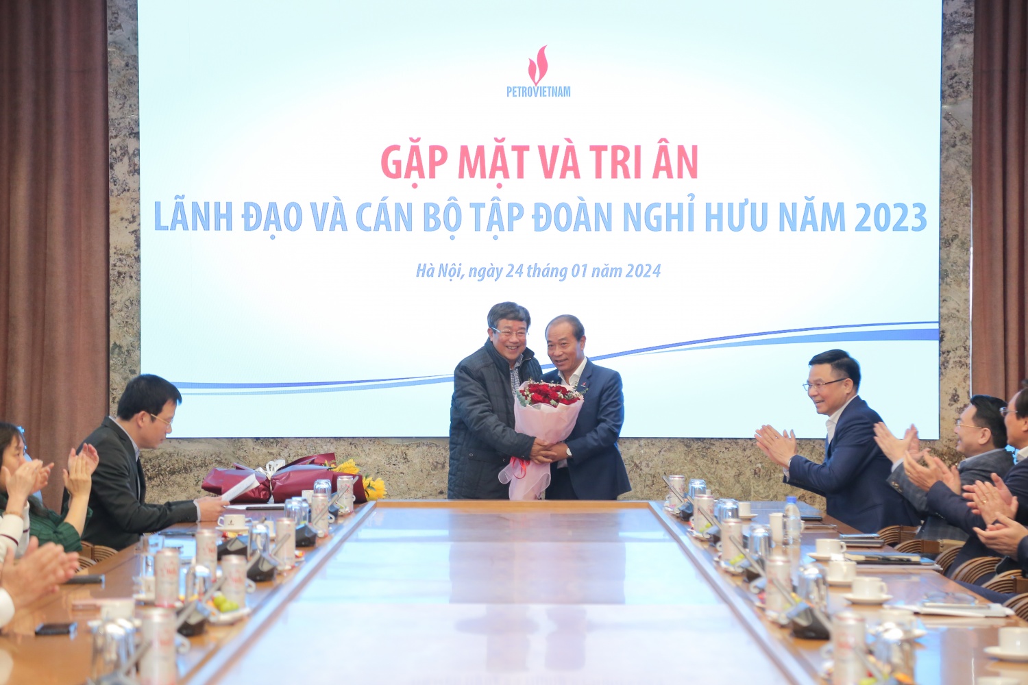 Petrovietnam tri ân các lãnh đạo, cán bộ nghỉ hưu năm 2023 Petrovietnam tri ân các lãnh đạo, cán bộ nghỉ hưu năm 2023
