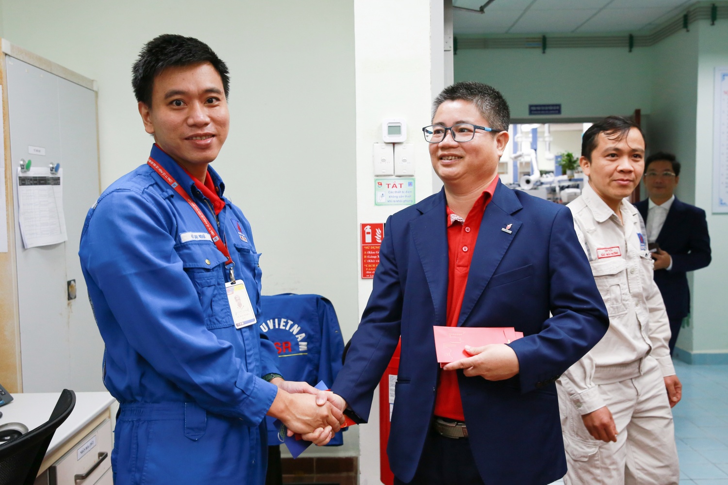Đảm bảo tuyệt đối an ninh, an toàn cho NMLD Dung Quất trong dịp Tết Giáp Thìn Đảm bảo tuyệt đối an ninh, an toàn cho NMLD Dung Quất trong dịp Tết Giáp Thìn