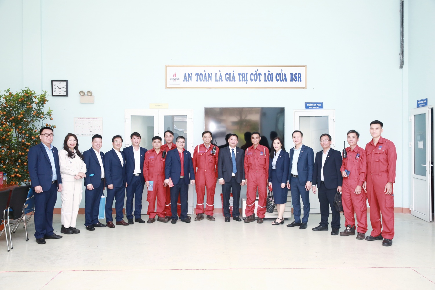 Đảm bảo tuyệt đối an ninh, an toàn cho NMLD Dung Quất trong dịp Tết Giáp Thìn Đảm bảo tuyệt đối an ninh, an toàn cho NMLD Dung Quất trong dịp Tết Giáp Thìn