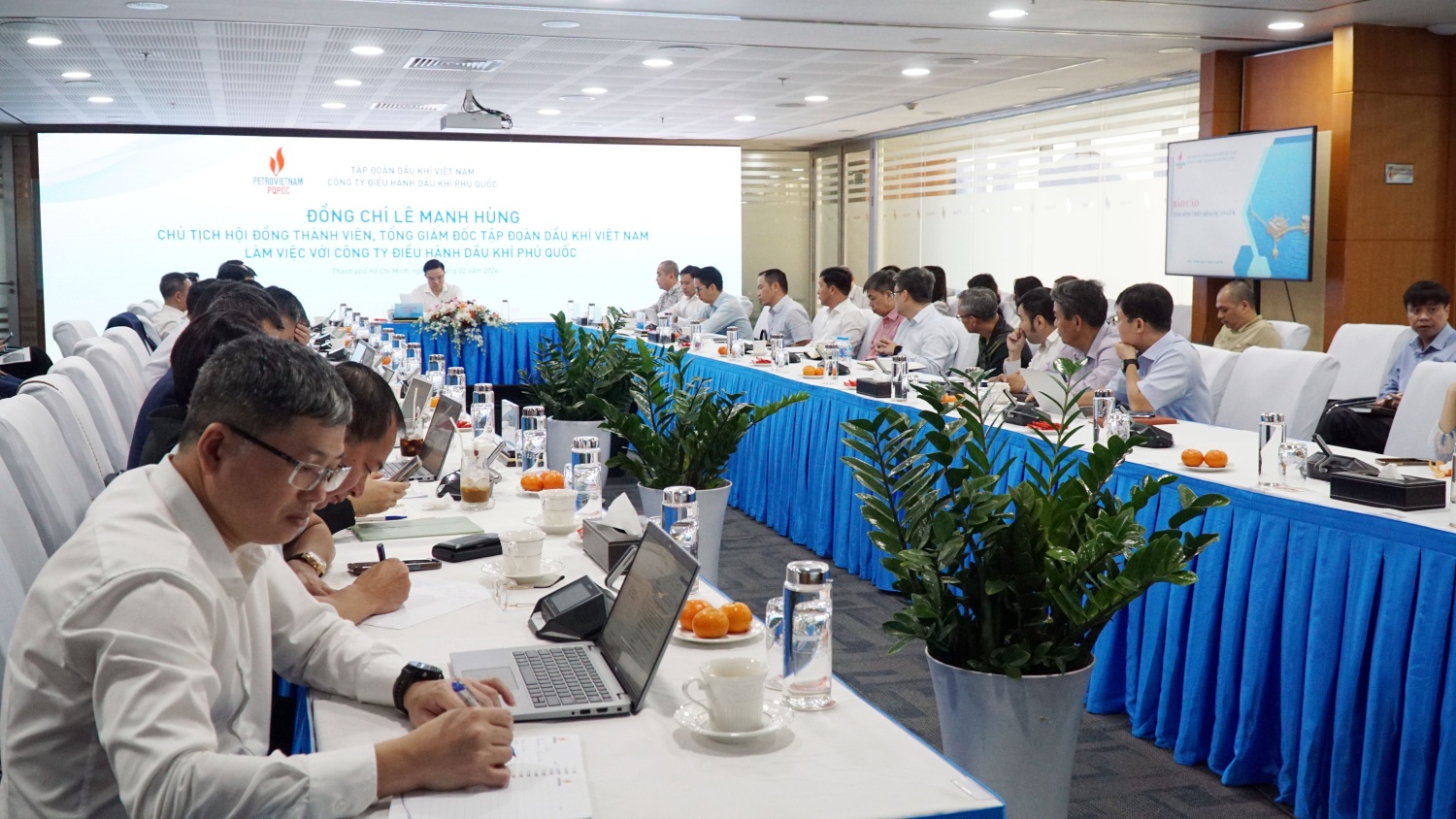 Toàn cảnh cuộc họp Toàn cảnh cuộc họp