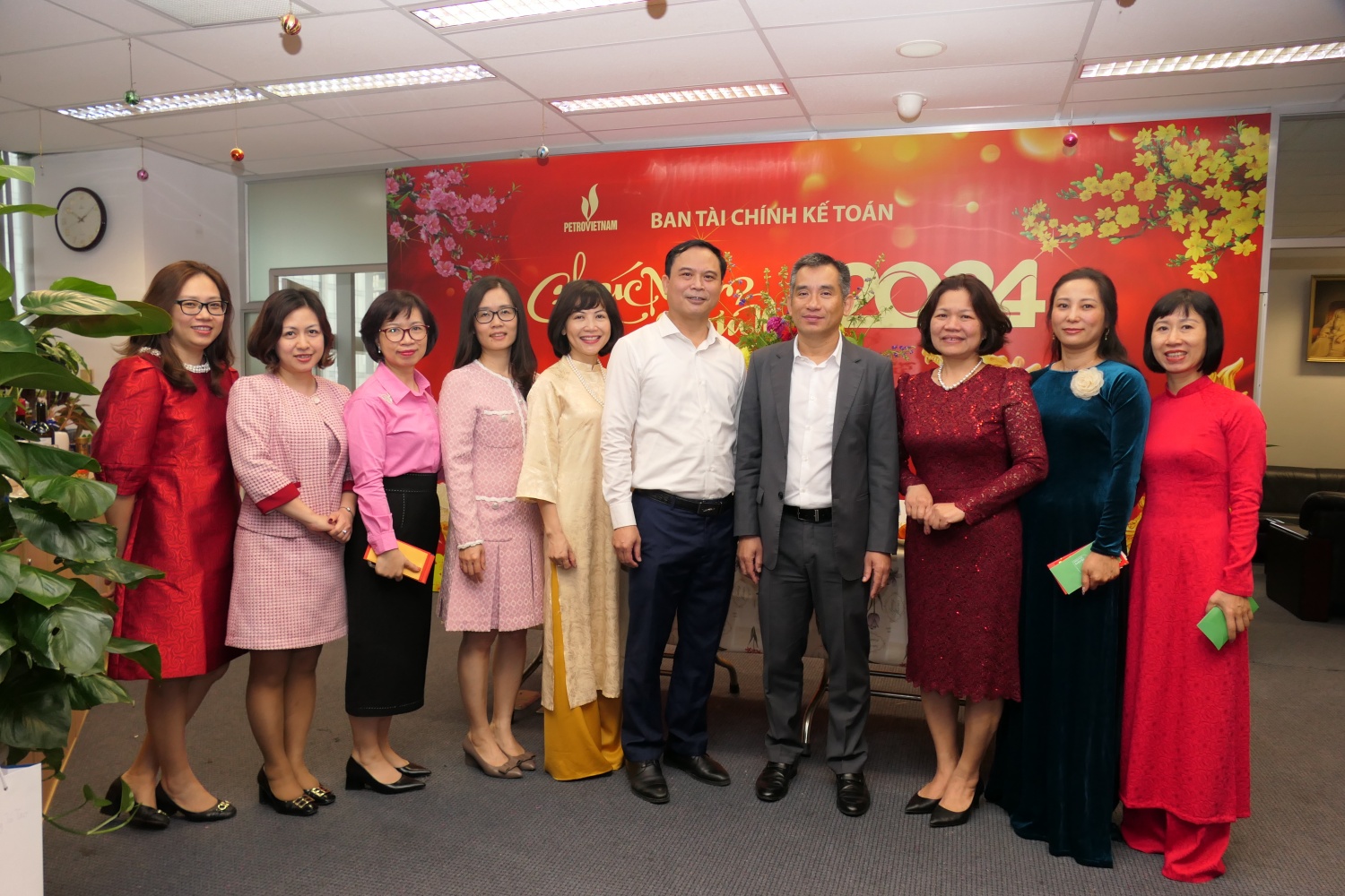 Lãnh đạo Công đoàn Cơ quan Tập đoàn Dầu khí Việt Nam thăm và chúc Tết cán bộ, công nhân viên Lãnh đạo Công đoàn Cơ quan Tập đoàn Dầu khí Việt Nam thăm và chúc Tết cán bộ, công nhân viên