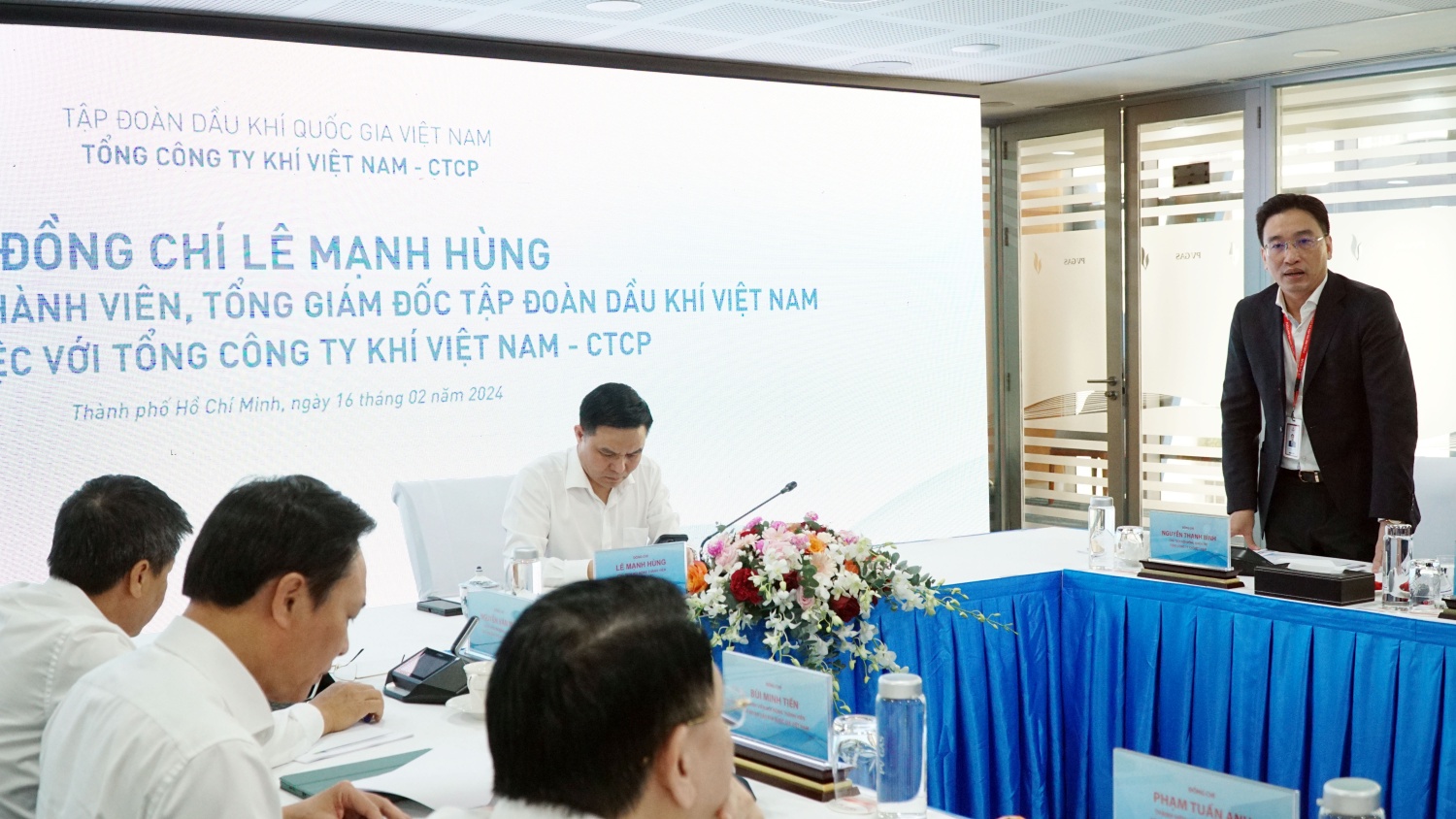 Chủ tịch HĐTV PV GAS Nguyễn Thanh Bình báo cáo Chủ tịch HĐTV PV GAS Nguyễn Thanh Bình báo cáo