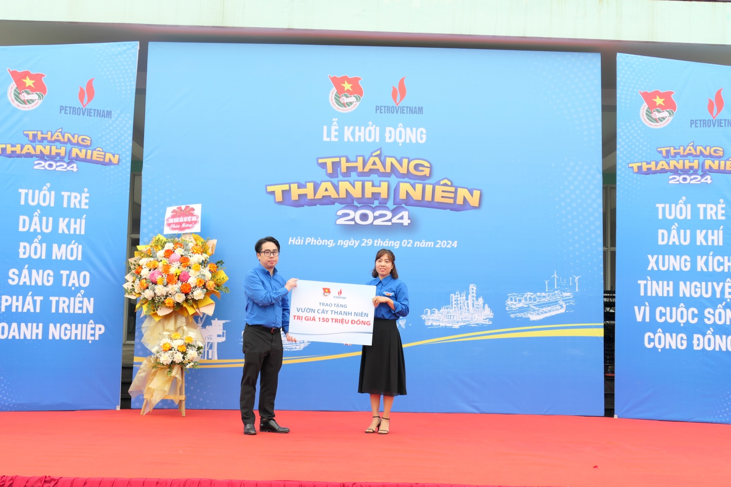 Tháng Thanh niên 2024: “Tuổi trẻ dầu khí xung kích tình nguyện vì cuộc sống cộng đồng” Tháng Thanh niên 2024: “Tuổi trẻ dầu khí xung kích tình nguyện vì cuộc sống cộng đồng”