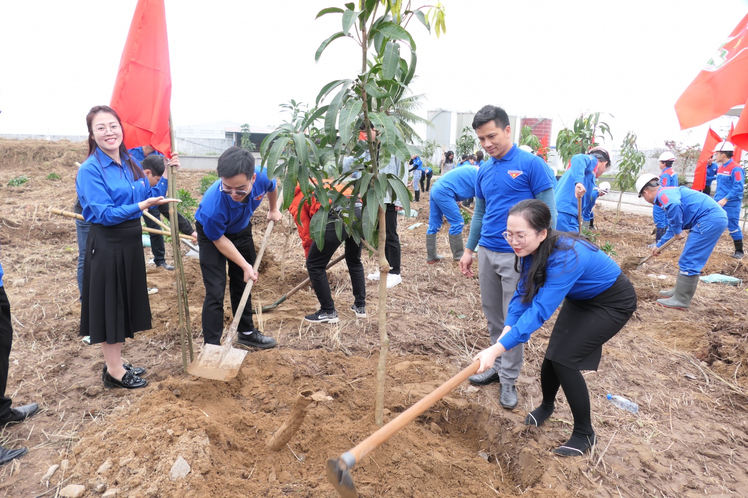 Tháng Thanh niên 2024: “Tuổi trẻ dầu khí xung kích tình nguyện vì cuộc sống cộng đồng” Tháng Thanh niên 2024: “Tuổi trẻ dầu khí xung kích tình nguyện vì cuộc sống cộng đồng”