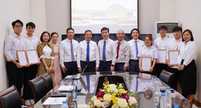 PTSC trao tặng học bổng cho sinh viên các trường đại học TP Hồ Chí Minh PTSC trao tặng học bổng cho sinh viên các trường đại học TP Hồ Chí Minh