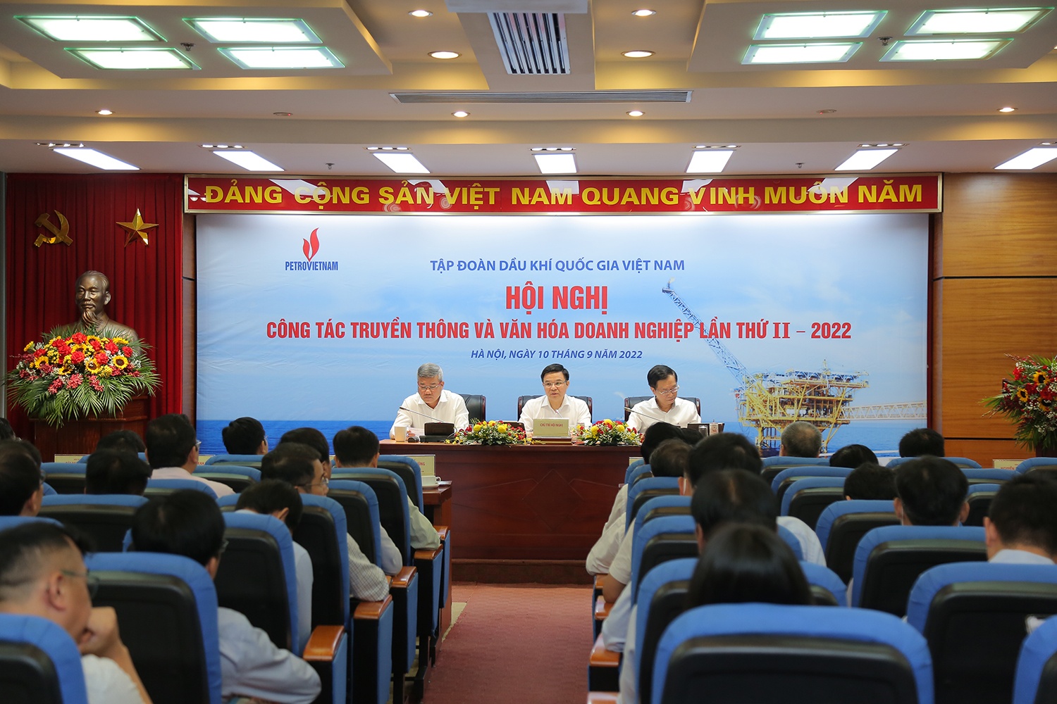 Tái tạo Văn hóa là động lực quan trọng mang lại thành công và nâng tầm giá trị thương hiệu Petrovietnam Tái tạo Văn hóa là động lực quan trọng mang lại thành công và nâng tầm giá trị thương hiệu Petrovietnam