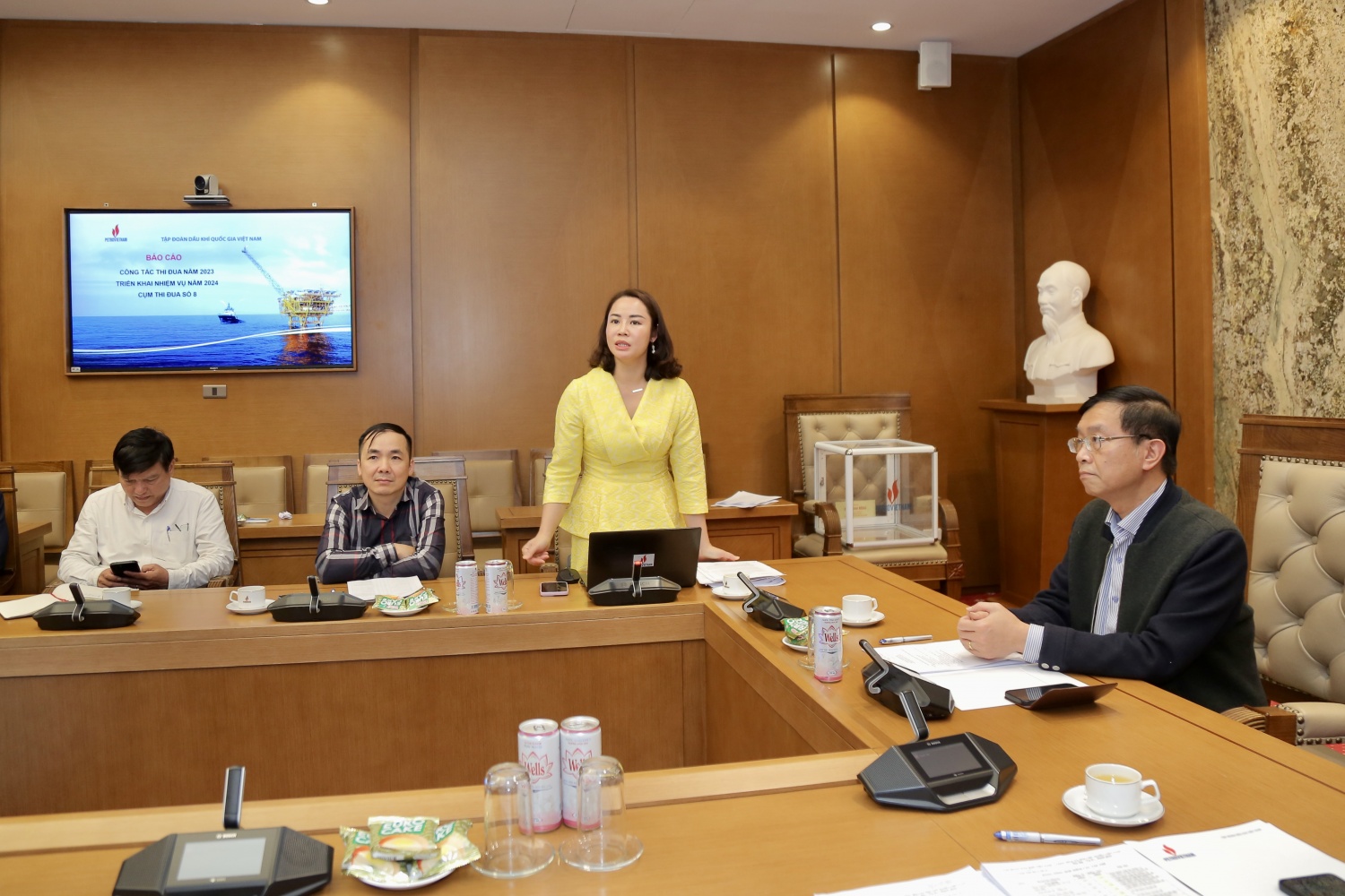 Cụm thi đua số 8 Petrovietnam: Tiếp tục thúc đẩy các phong trào thi đua, quyết tâm hoàn thành thắng lợi nhiệm vụ năm 2024 Cụm thi đua số 8 Petrovietnam: Tiếp tục thúc đẩy các phong trào thi đua, quyết tâm hoàn thành thắng lợi nhiệm vụ năm 2024