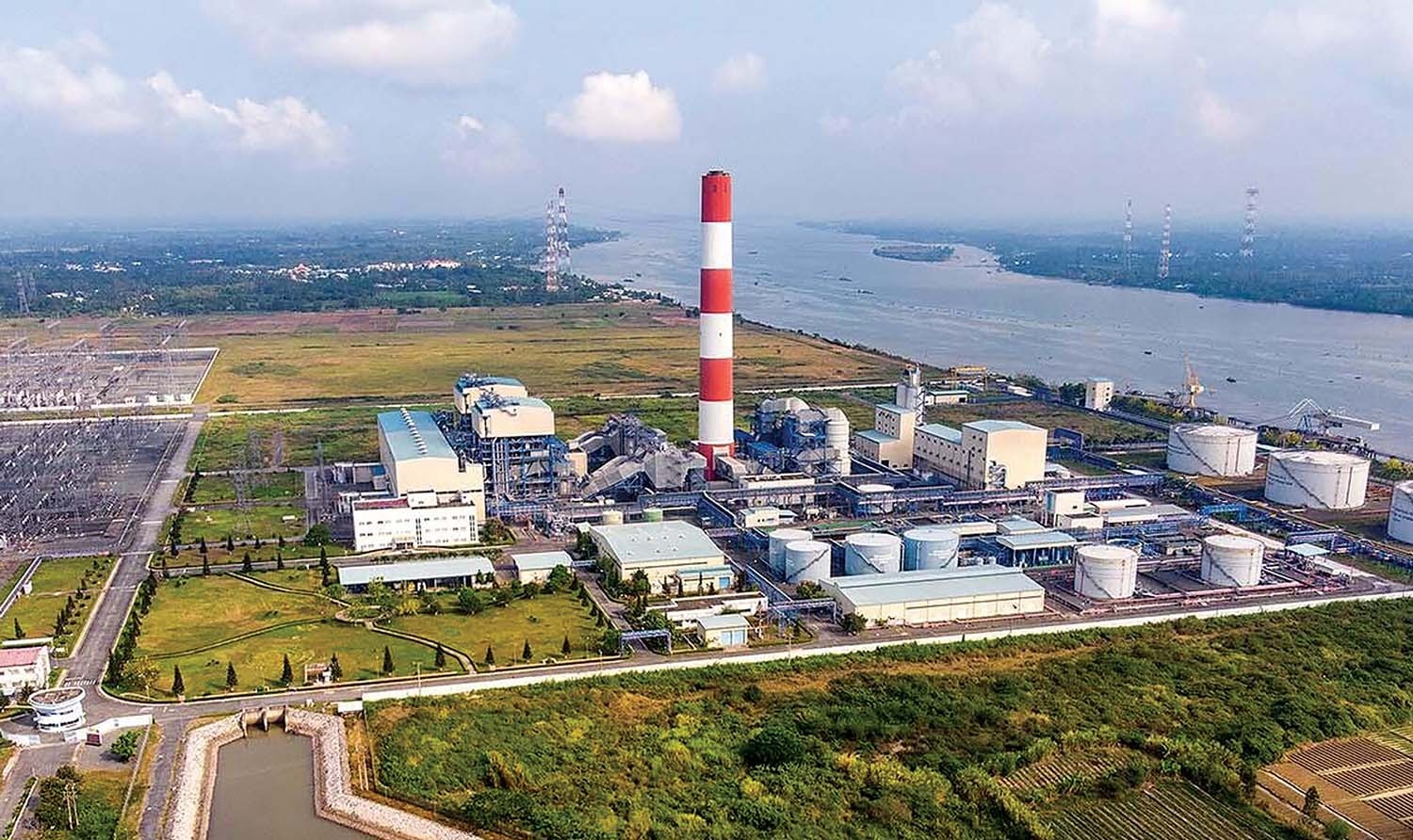 Phó Thủ tướng Trần Hồng Hà chỉ đạo tháo gỡ khó khăn cho các dự án trọng điểm quốc gia do Petrovietnam triển khai Phó Thủ tướng Trần Hồng Hà chỉ đạo tháo gỡ khó khăn cho các dự án trọng điểm quốc gia do Petrovietnam triển khai