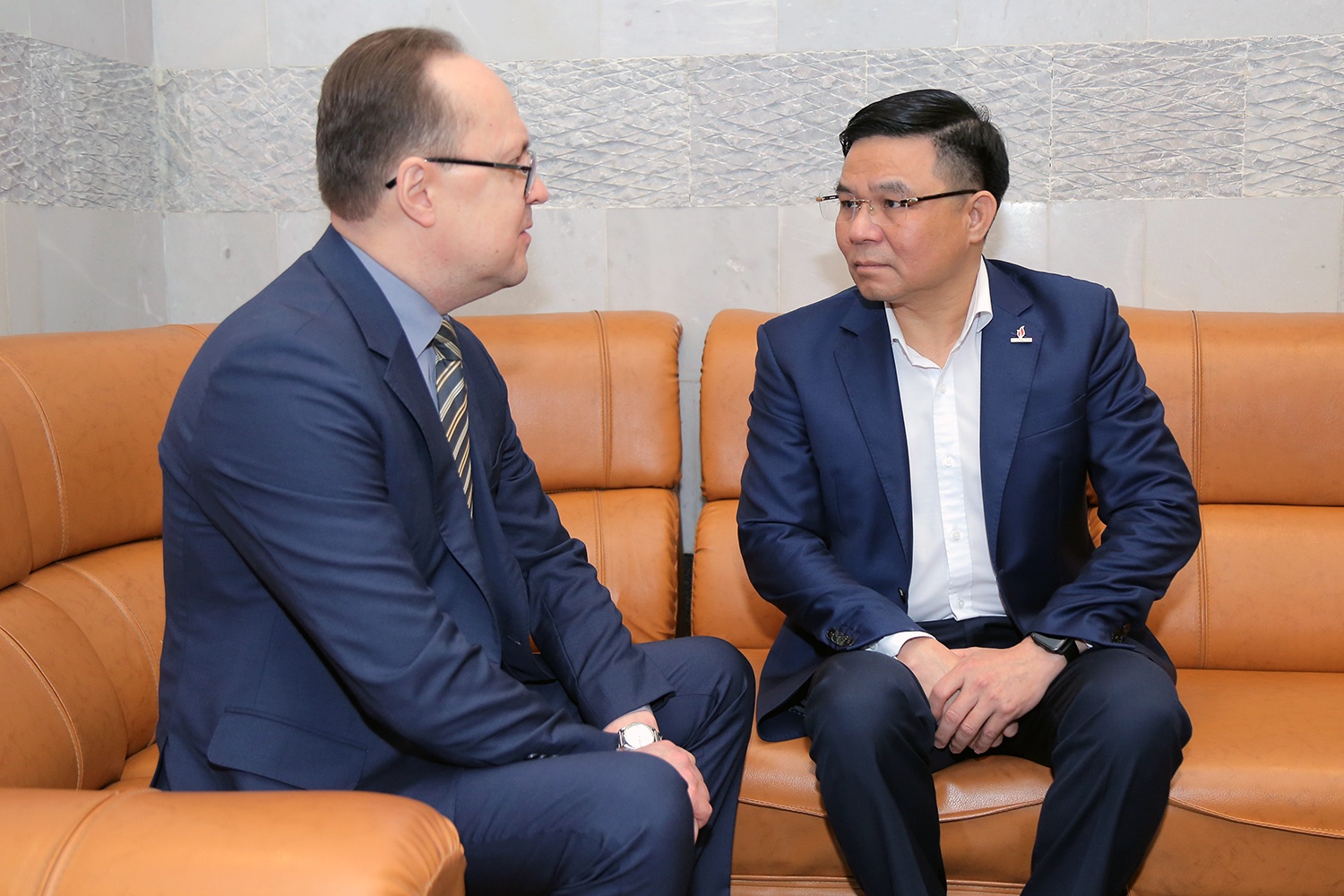 Lãnh đạo Petrovietnam chia buồn với các nạn nhân của vụ khủng bố tại Liên bang Nga Lãnh đạo Petrovietnam chia buồn với các nạn nhân của vụ khủng bố tại Liên bang Nga