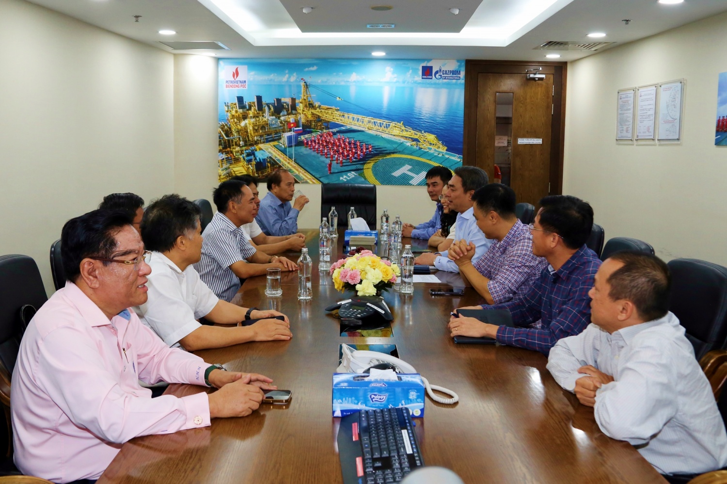 Đoàn Công tác Hội DKVN làm việc với Phú Quốc POC, Biển Đông POC Đoàn công tác Hội DKVN làm việc với PQPOC, BIENDONG POC