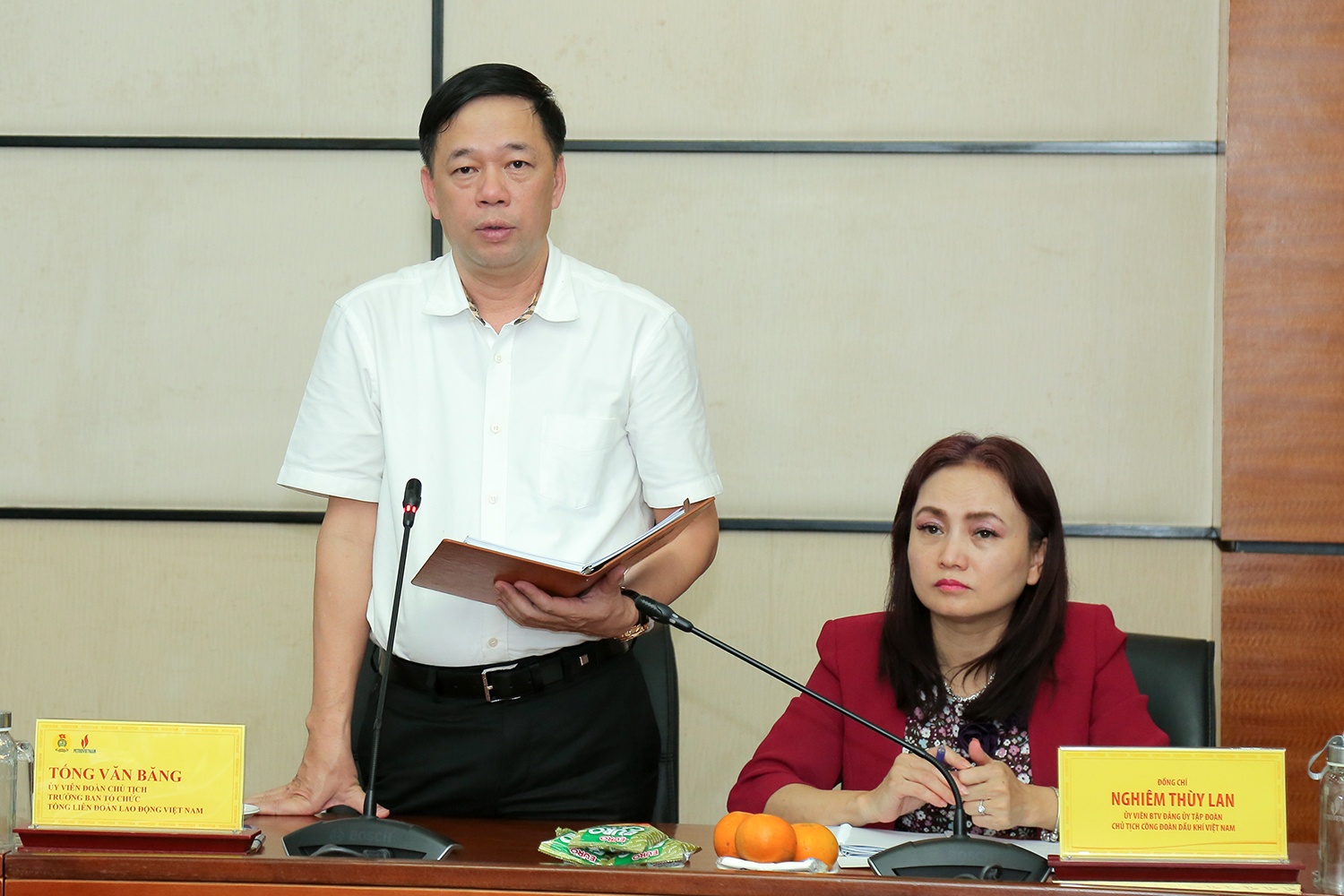 Xây dựng đội ngũ cán bộ công đoàn đủ tâm, đủ tầm Xây dựng đội ngũ cán bộ công đoàn đủ tâm, đủ tầm