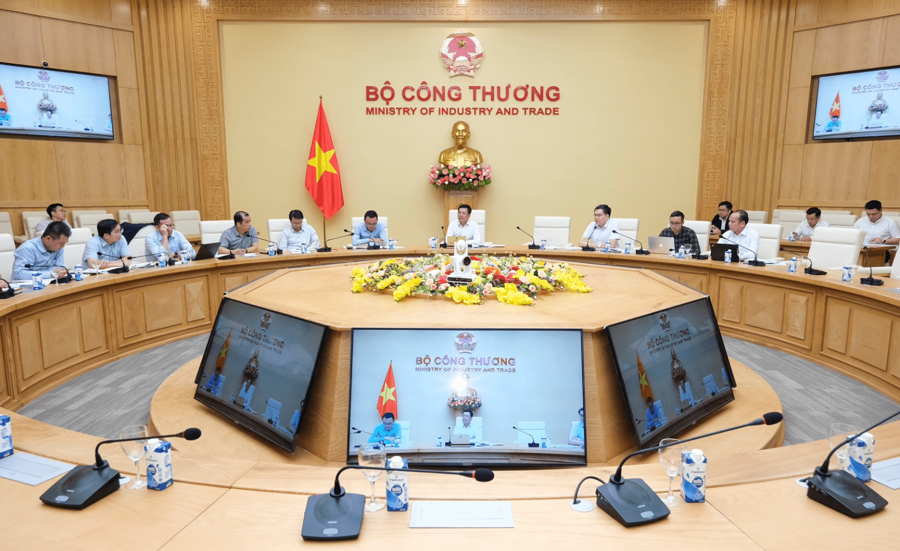 Quang cảnh buổi họp Quang cảnh buổi họp