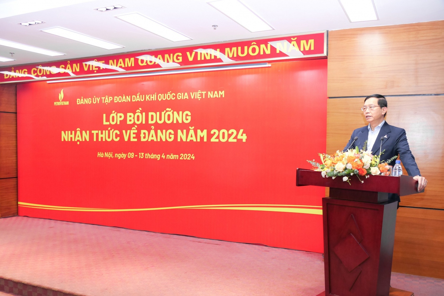 Petrovietnam khai giảng Lớp bồi dưỡng nhận thức về Đảng năm 2024 khu vực Hà Nội”