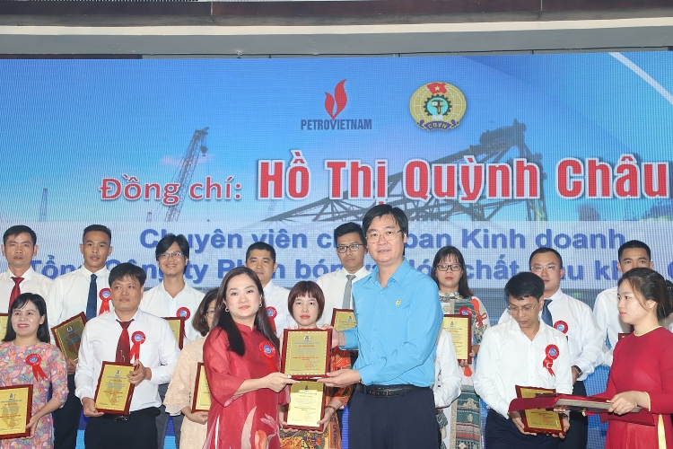CĐ DKVN phát động Tháng Công nhân và tuyên dương người lao động Dầu khí tiêu biểu năm 2023 CĐ DKVN phát động Tháng Công nhân và tuyên dương người lao động Dầu khí tiêu biểu năm 2023