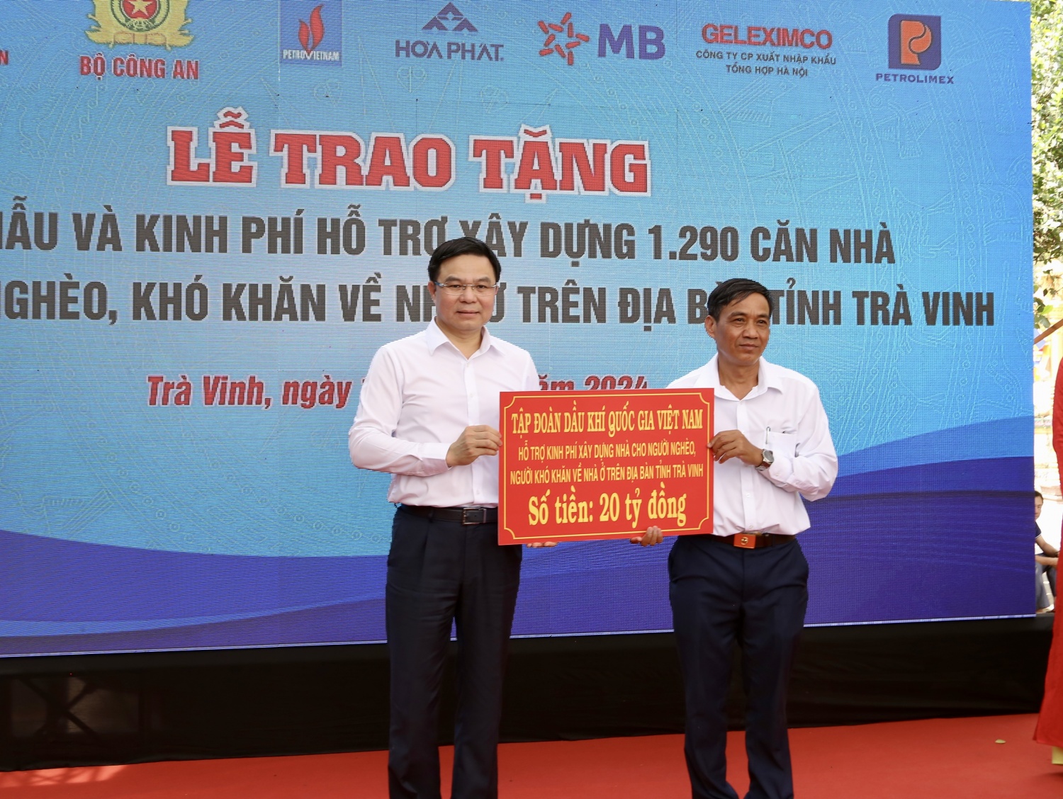 Petrovietnam tài trợ xây dựng 400 căn nhà cho người nghèo tại tỉnh Trà Vinh”