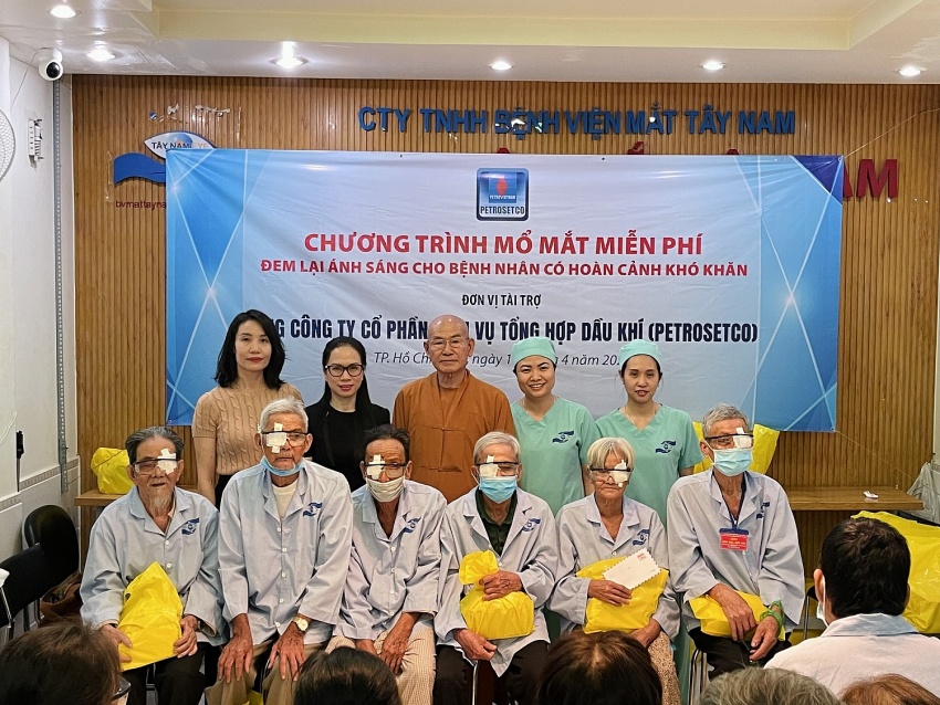 PETROSETCO hỗ trợ phẫu thuật mắt miễn phí cho hơn 100 bệnh nhân PETROSETCO hỗ trợ phẫu thuật mắt miễn phí cho bệnh nhân nghèo