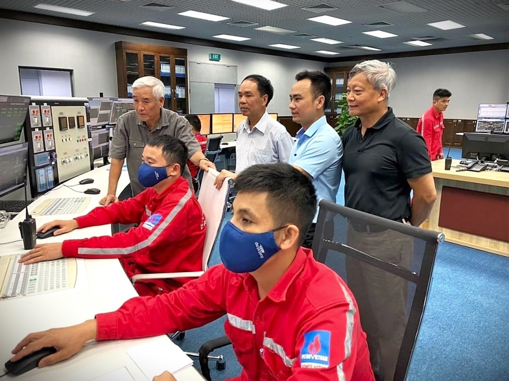 Thường trực Hội Dầu khí Việt Nam thăm và làm việc tại Nhà máy Nhiệt điện Vũng Áng 1. Thường trực Hội Dầu khí Việt Nam thăm và làm việc tại Nhà máy Nhiệt điện Vũng Áng 1.
