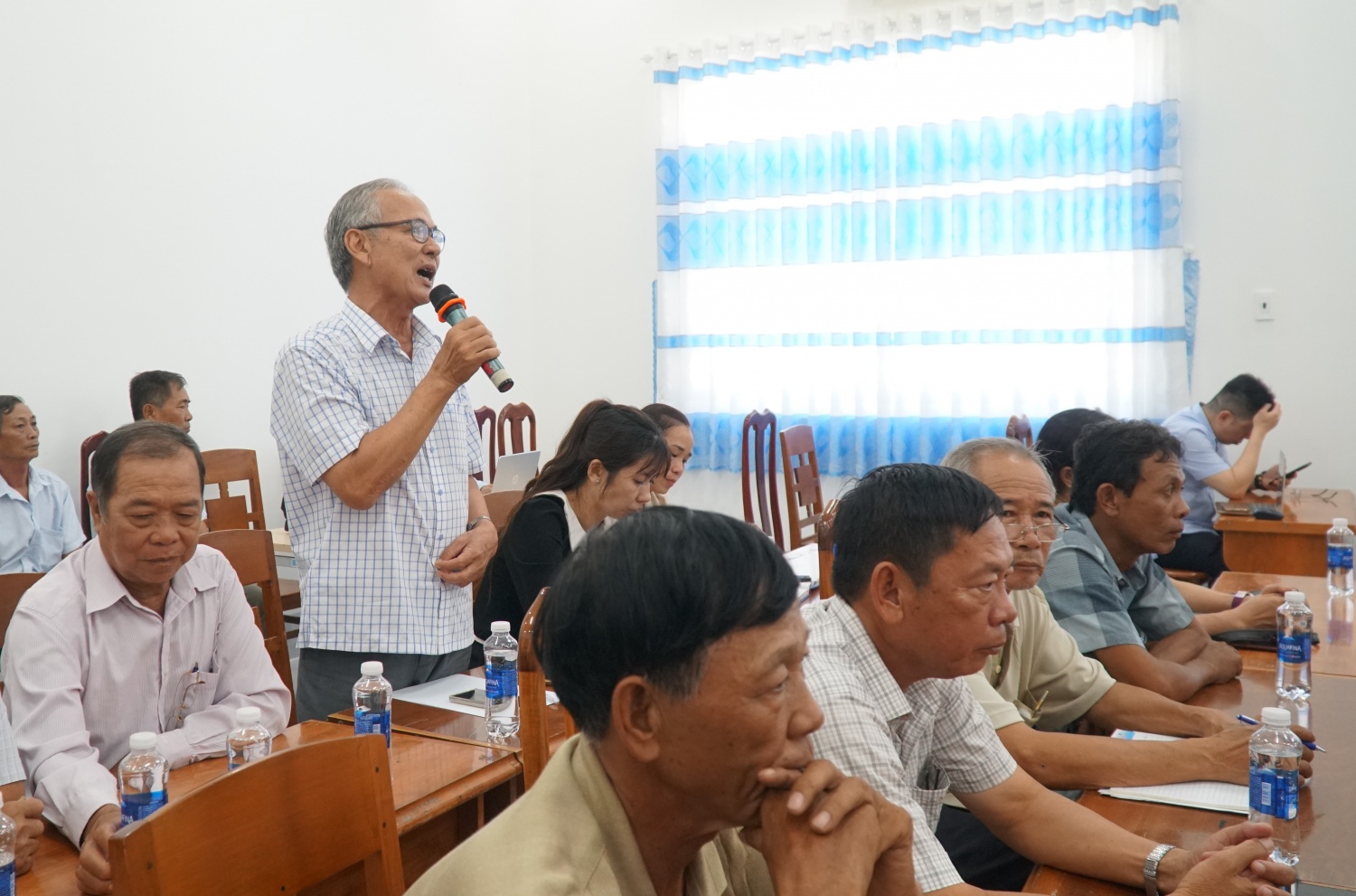 Đồng chí Lê Mạnh Hùng tiếp xúc cử tri tại Cà Mau trước kỳ họp thứ 7 Quốc hội khóa XV